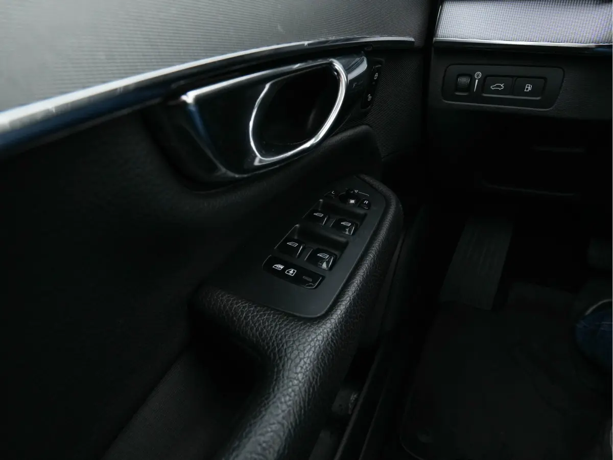 2.0 T8 Twin Engine Inscription AWD [ 7-Pers ] (INCL-BTW) Aut. *PANO | NAPPA-LEATHER | FULL-LED | MEMORY-PACK | KEYLESS | DAB | NAVI-FULLMAP | CAMERA | DIGI-COCKPIT | SPORT-SEATS | 22"ALU*