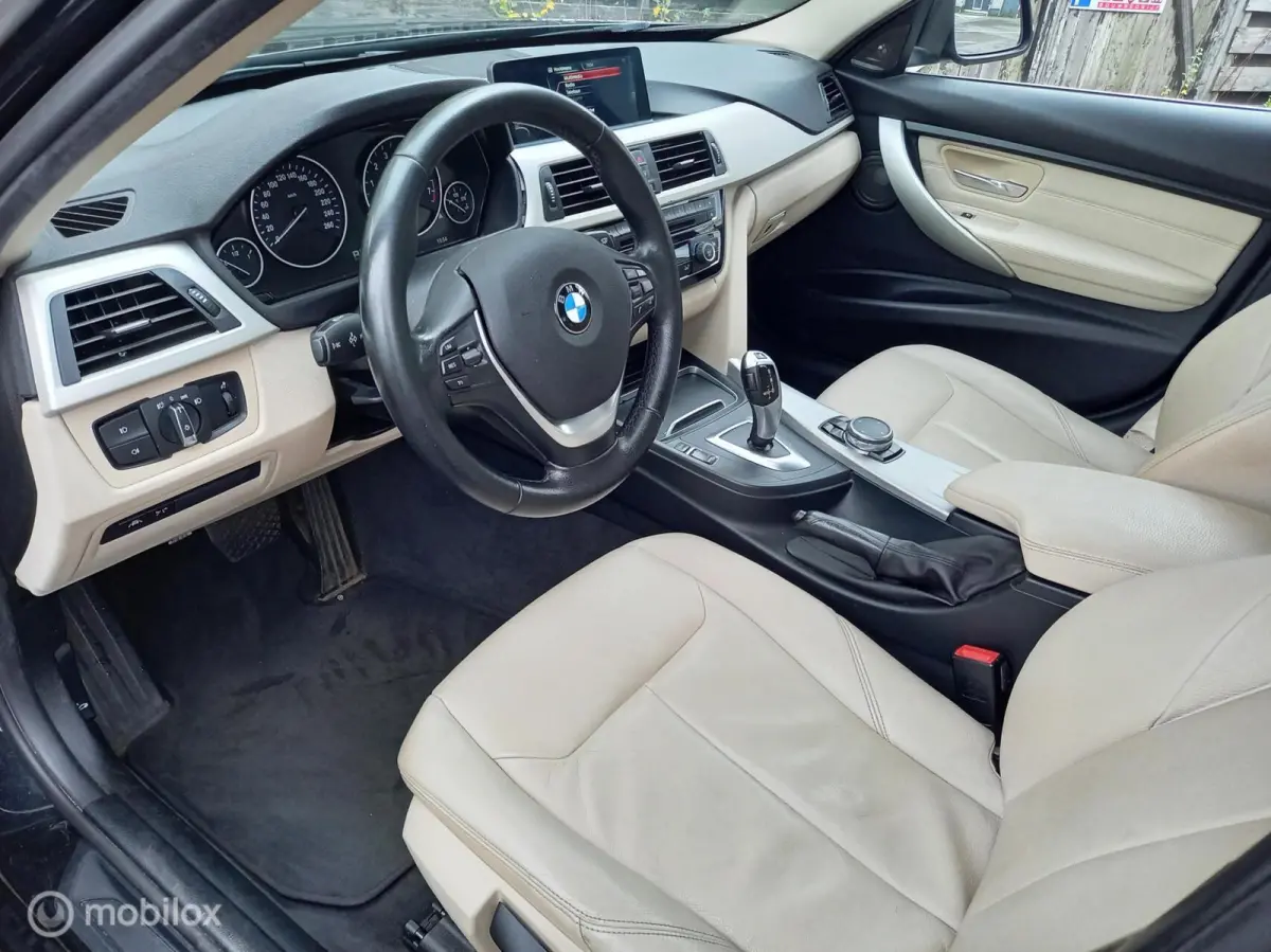 318i AUT. Centennial High Executiv Leer Navi PDC