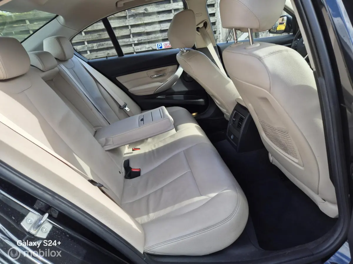 318i AUT. Centennial High Executiv Leer Navi PDC