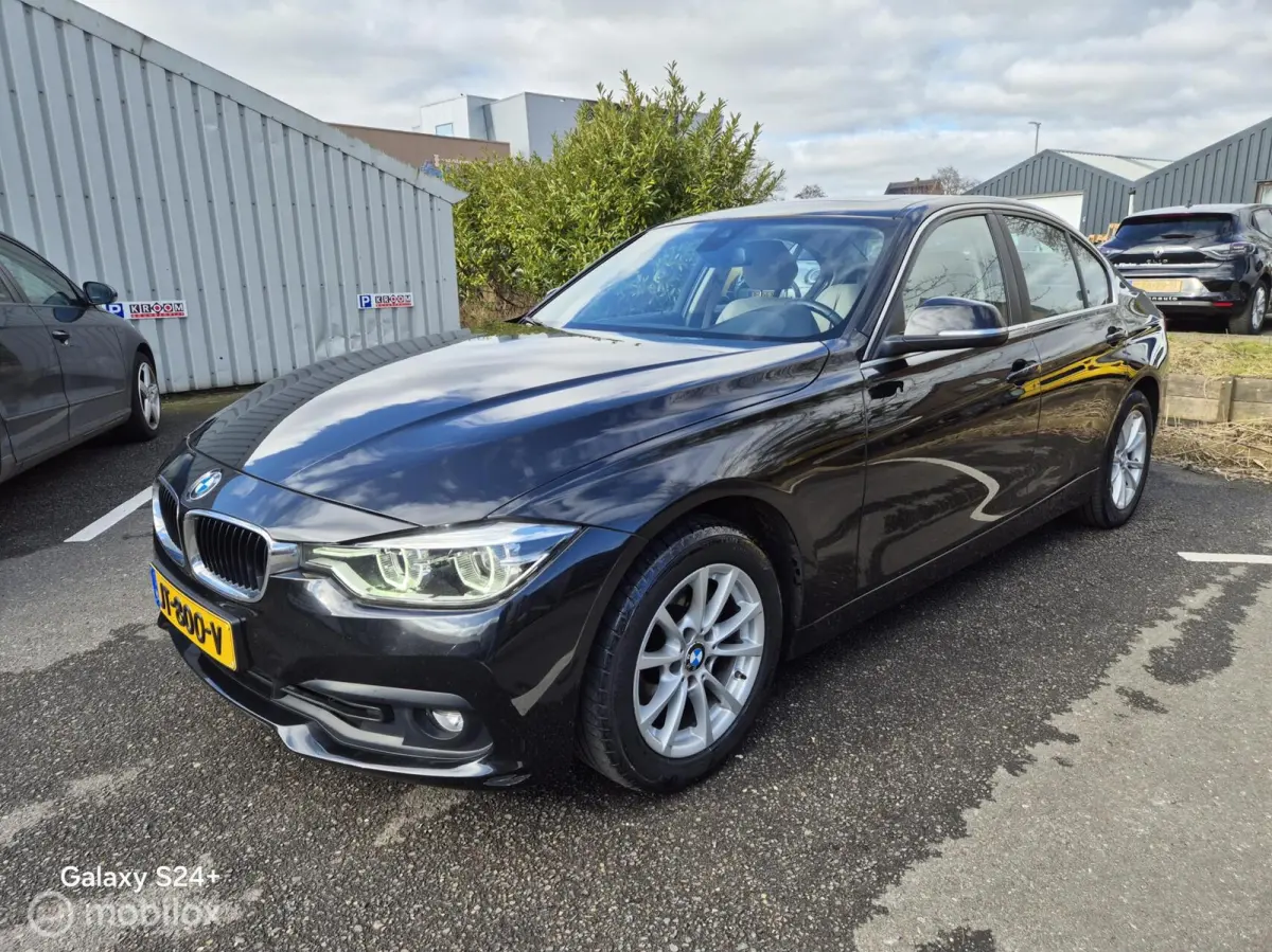 318i AUT. Centennial High Executiv Leer Navi PDC