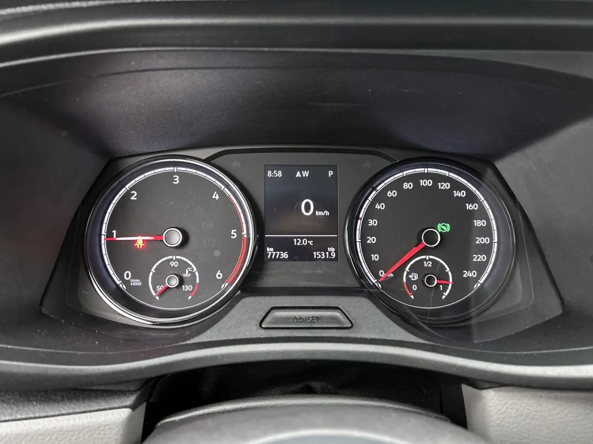 2.0 TDI L2H1 150 PK | Automaat | Airco | Voorstoelen verwarmd | Trekhaak | 9 zits | Radio | Navigatie |