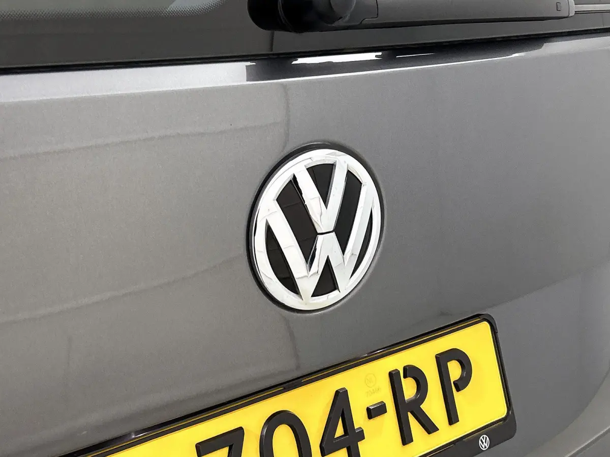 2.0 TDI L2H1 150 PK | Automaat | Airco | Voorstoelen verwarmd | Trekhaak | 9 zits | Radio | Navigatie |