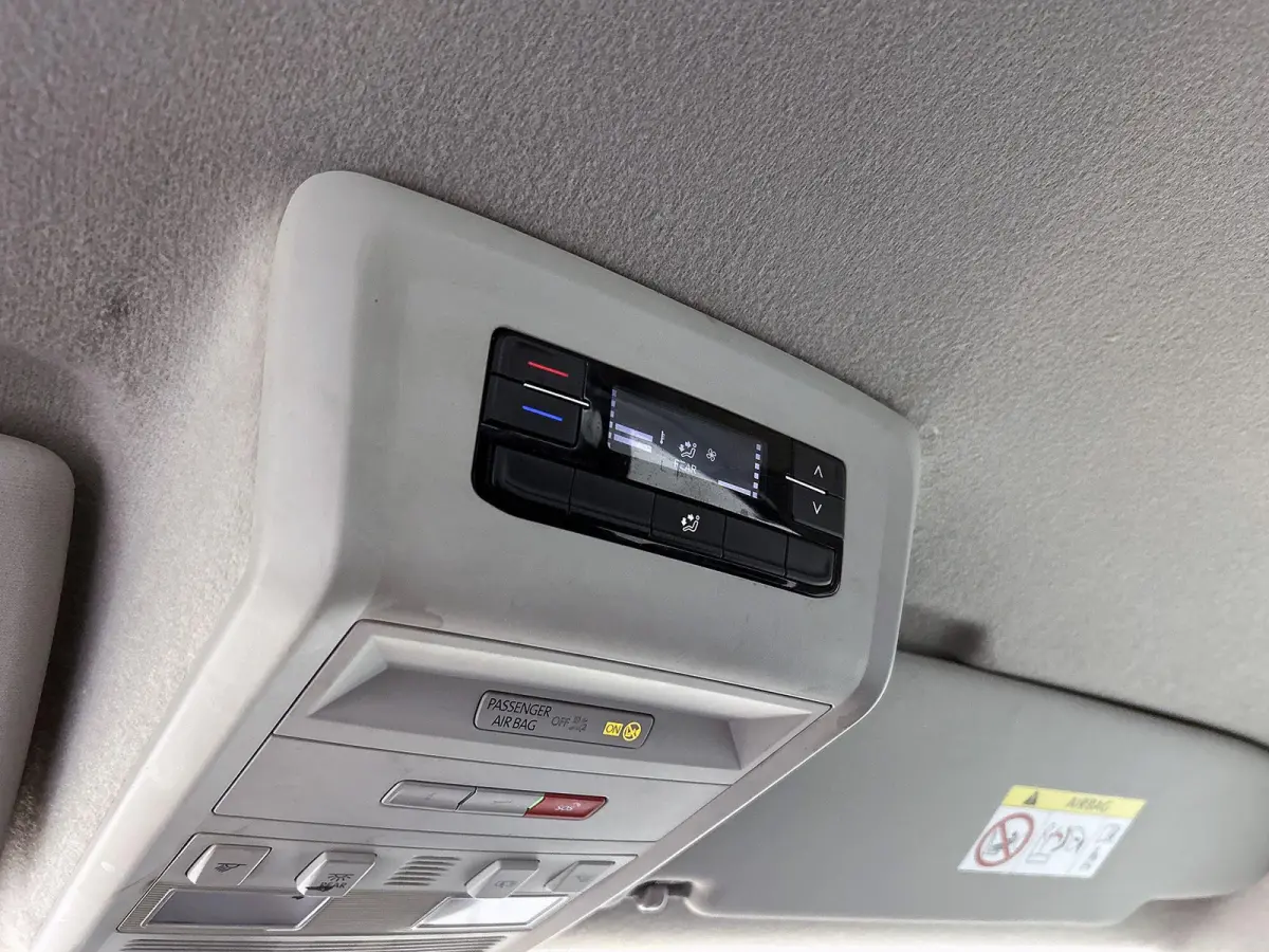 2.0 TDI L2H1 150 PK | Automaat | Airco | Voorstoelen verwarmd | Trekhaak | 9 zits | Radio | Navigatie |