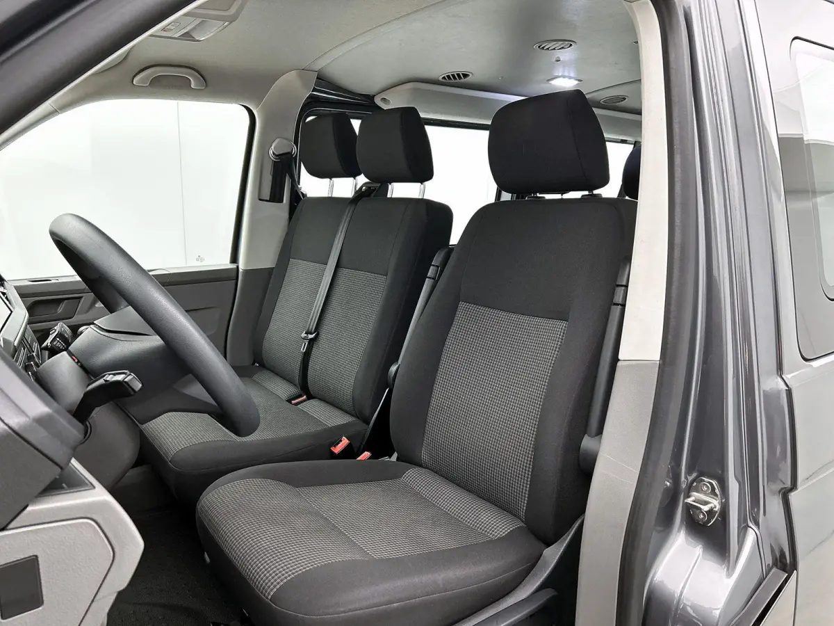 2.0 TDI L2H1 150 PK | Automaat | Airco | Voorstoelen verwarmd | Trekhaak | 9 zits | Radio | Navigatie |