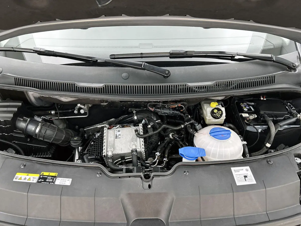 2.0 TDI L2H1 150 PK | Automaat | Airco | Voorstoelen verwarmd | Trekhaak | 9 zits | Radio | Navigatie |