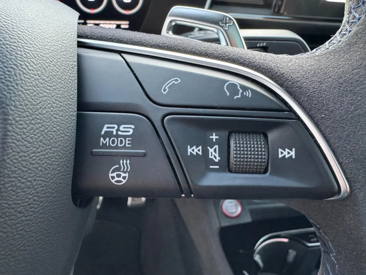 2.9 TFSI quattro Edition 25 / RS Dynamic / Laser / Pano / Head -Up / B&O / Carbon / Massage / BTW ..