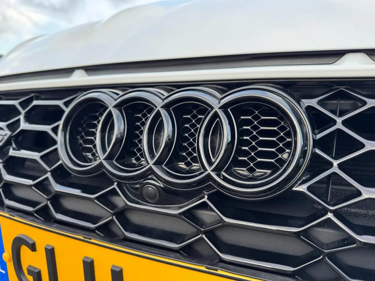 2.9 TFSI quattro Edition 25 / RS Dynamic / Laser / Pano / Head -Up / B&O / Carbon / Massage / BTW ..