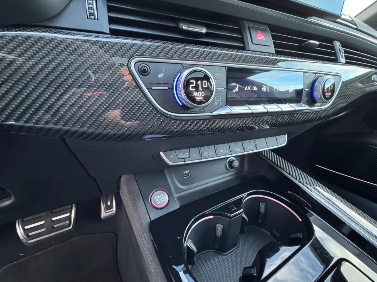 2.9 TFSI quattro Edition 25 / RS Dynamic / Laser / Pano / Head -Up / B&O / Carbon / Massage / BTW ..