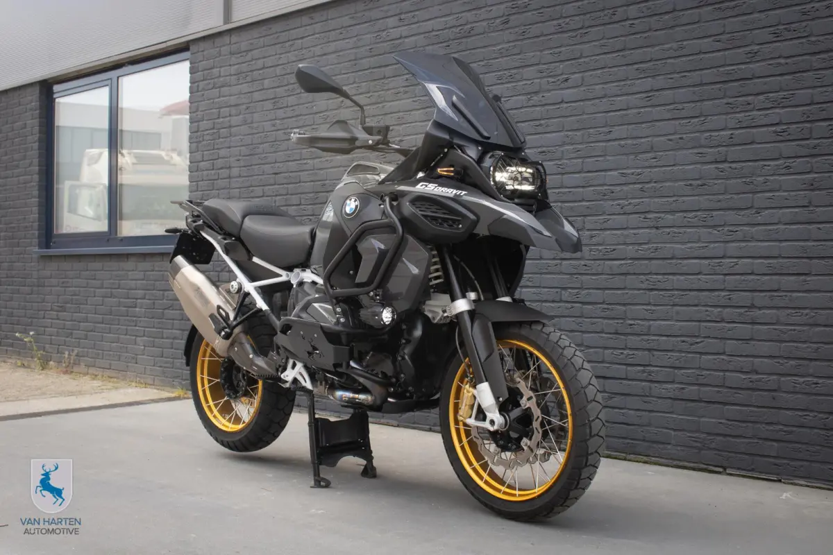 Dravit / Van Harten Design / Volledig Akrapovic