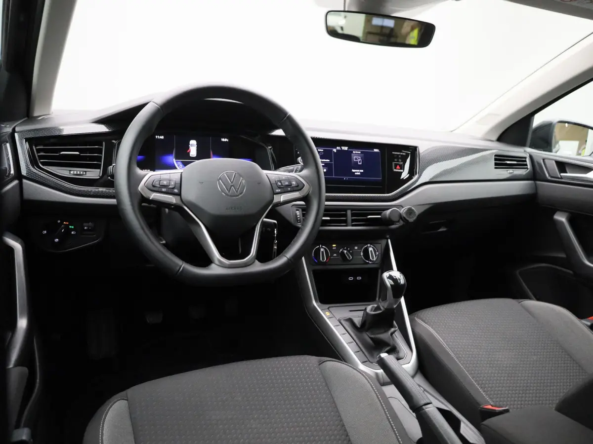1.0 TSI Life Edition | Parkeersensoren achter | Achteruitrijcamera | Apple Carplay draadloos | Android Auto draadloos | Digitale cockpit | 15 inch lichtmetalen velgen |  Vierseizoensbanden