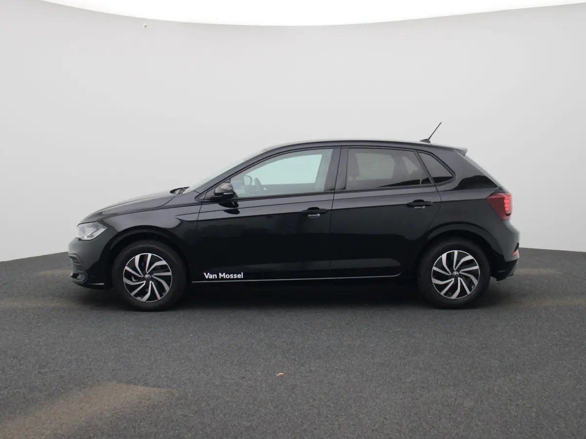 1.0 TSI Life Edition | Parkeersensoren achter | Achteruitrijcamera | Apple Carplay draadloos | Android Auto draadloos | Digitale cockpit | 15 inch lichtmetalen velgen |  Vierseizoensbanden