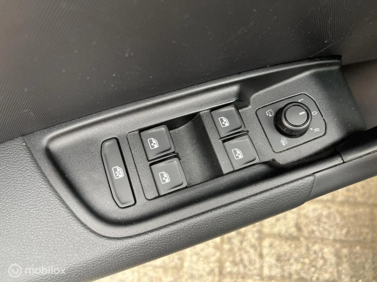 25 TFSI Pro Line NAVI*CRUISE*PDC*VIRTUAL*
