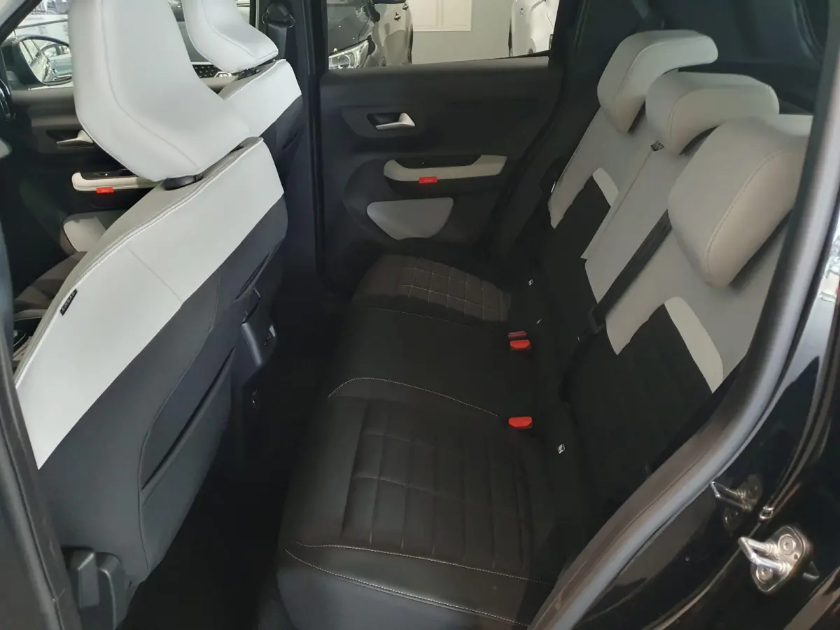 Max 113pk 44 kWh Climate Control | Full Map Navigatie | Apple Carplay / Android Auto | Camera | Parkeersensoren | Bekleding Half Leder | Direct uit Voorraad Leverbaar!