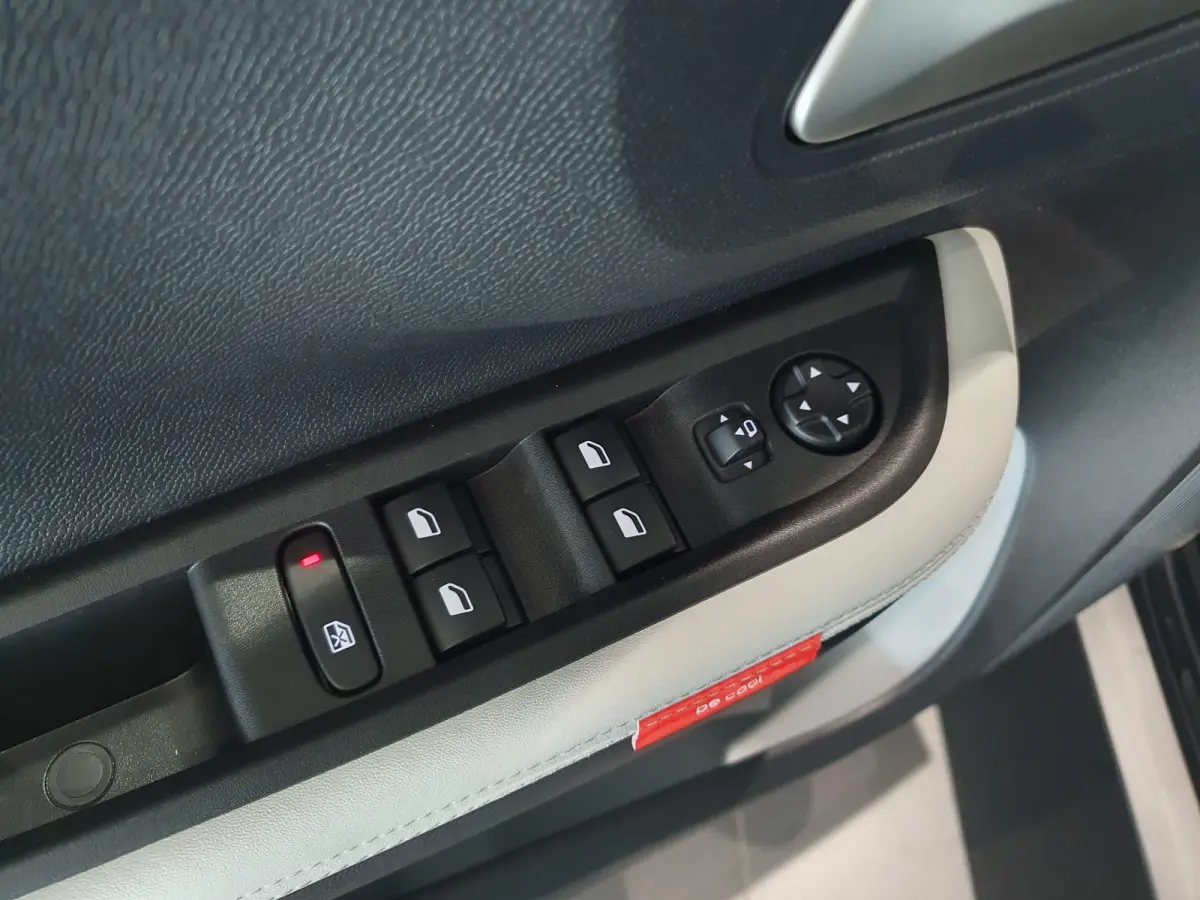 Max 113pk 44 kWh Climate Control | Full Map Navigatie | Apple Carplay / Android Auto | Camera | Parkeersensoren | Bekleding Half Leder | Direct uit Voorraad Leverbaar!