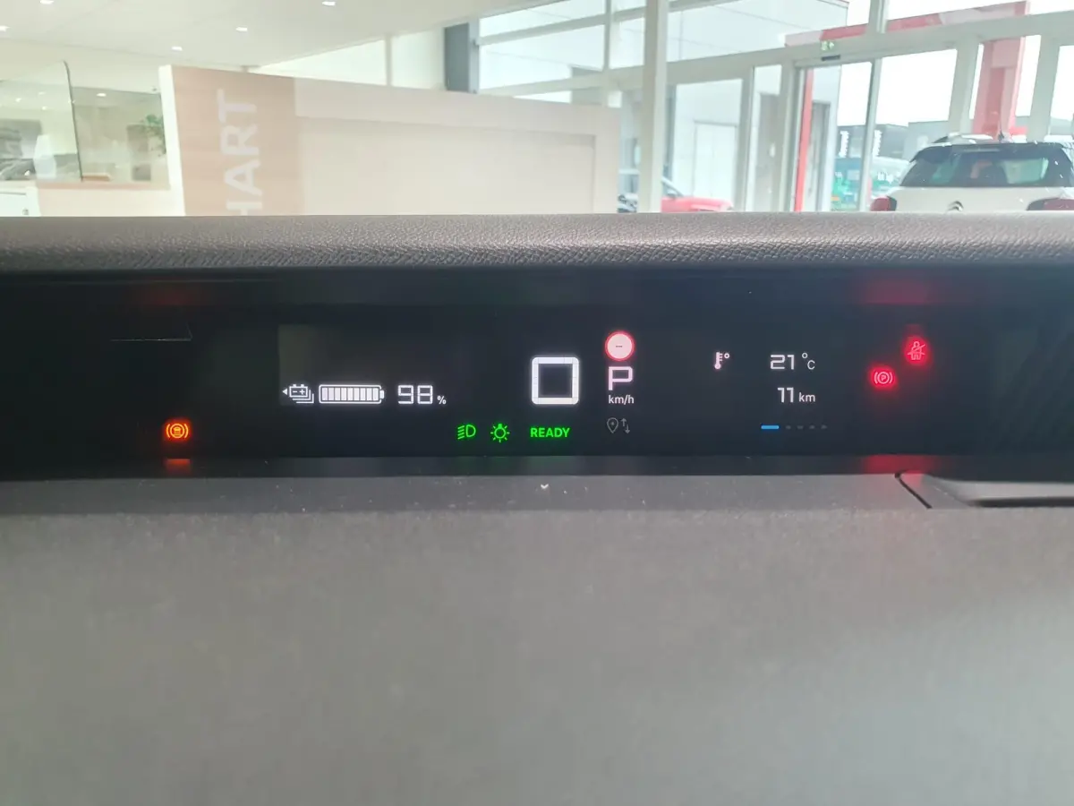 Max 113pk 44 kWh Climate Control | Full Map Navigatie | Apple Carplay / Android Auto | Camera | Parkeersensoren | Bekleding Half Leder | Direct uit Voorraad Leverbaar!