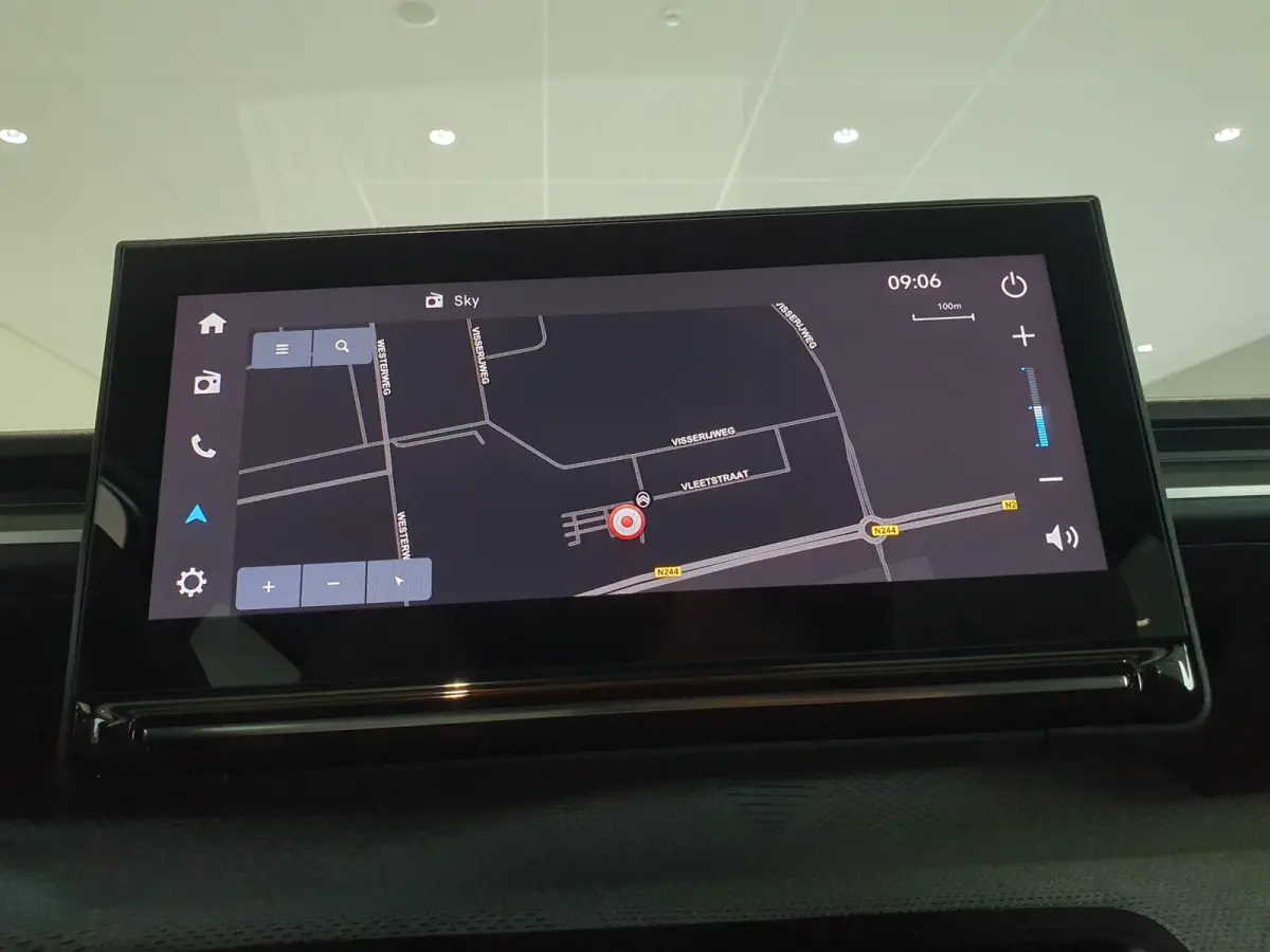 Max 113pk 44 kWh Climate Control | Full Map Navigatie | Apple Carplay / Android Auto | Camera | Parkeersensoren | Bekleding Half Leder | Direct uit Voorraad Leverbaar!