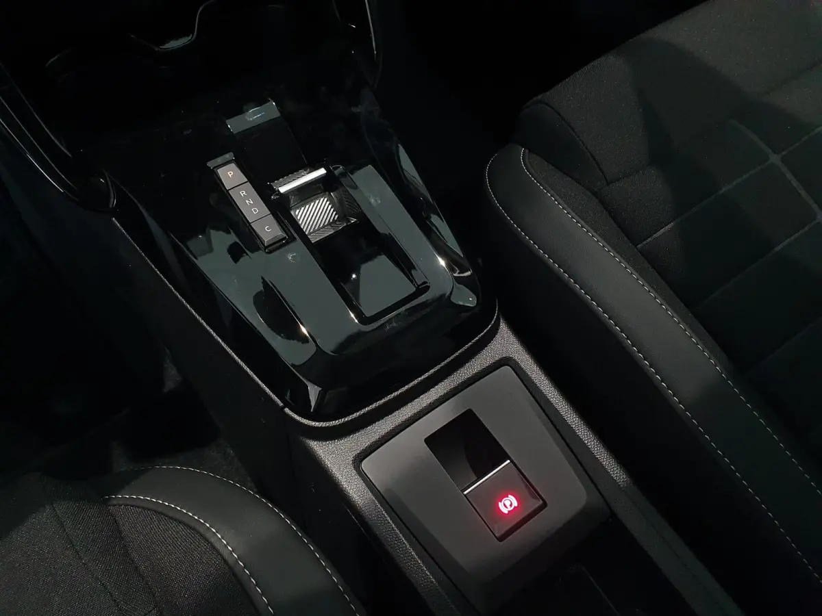 Max 113pk 44 kWh Climate Control | Full Map Navigatie | Apple Carplay / Android Auto | Camera | Parkeersensoren | Bekleding Half Leder | Direct uit Voorraad Leverbaar!