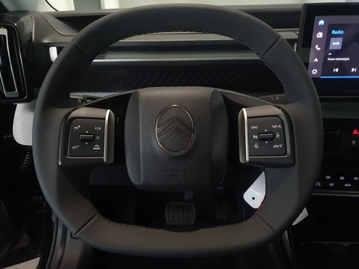 Max 113pk 44 kWh Climate Control | Full Map Navigatie | Apple Carplay / Android Auto | Camera | Parkeersensoren | Bekleding Half Leder | Direct uit Voorraad Leverbaar!