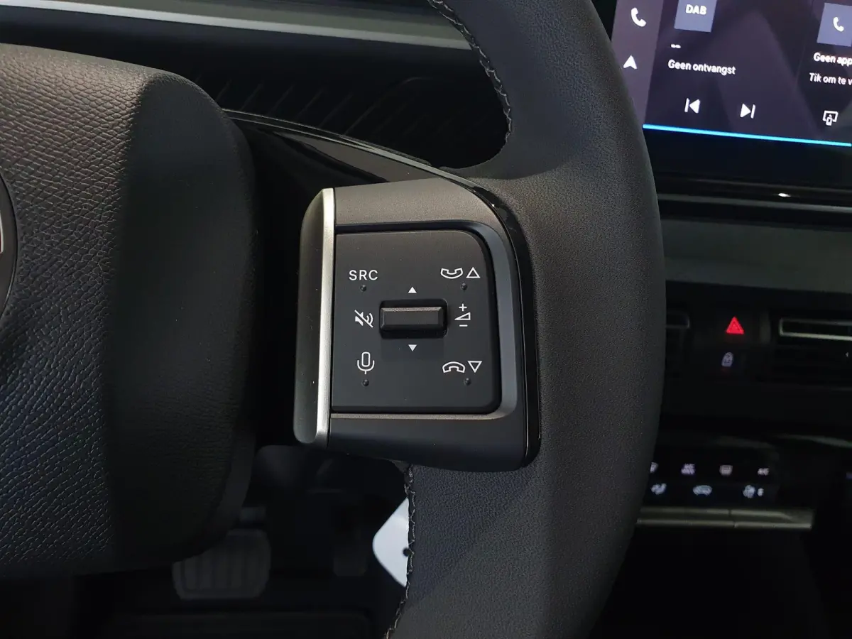 Max 113pk 44 kWh Climate Control | Full Map Navigatie | Apple Carplay / Android Auto | Camera | Parkeersensoren | Bekleding Half Leder | Direct uit Voorraad Leverbaar!