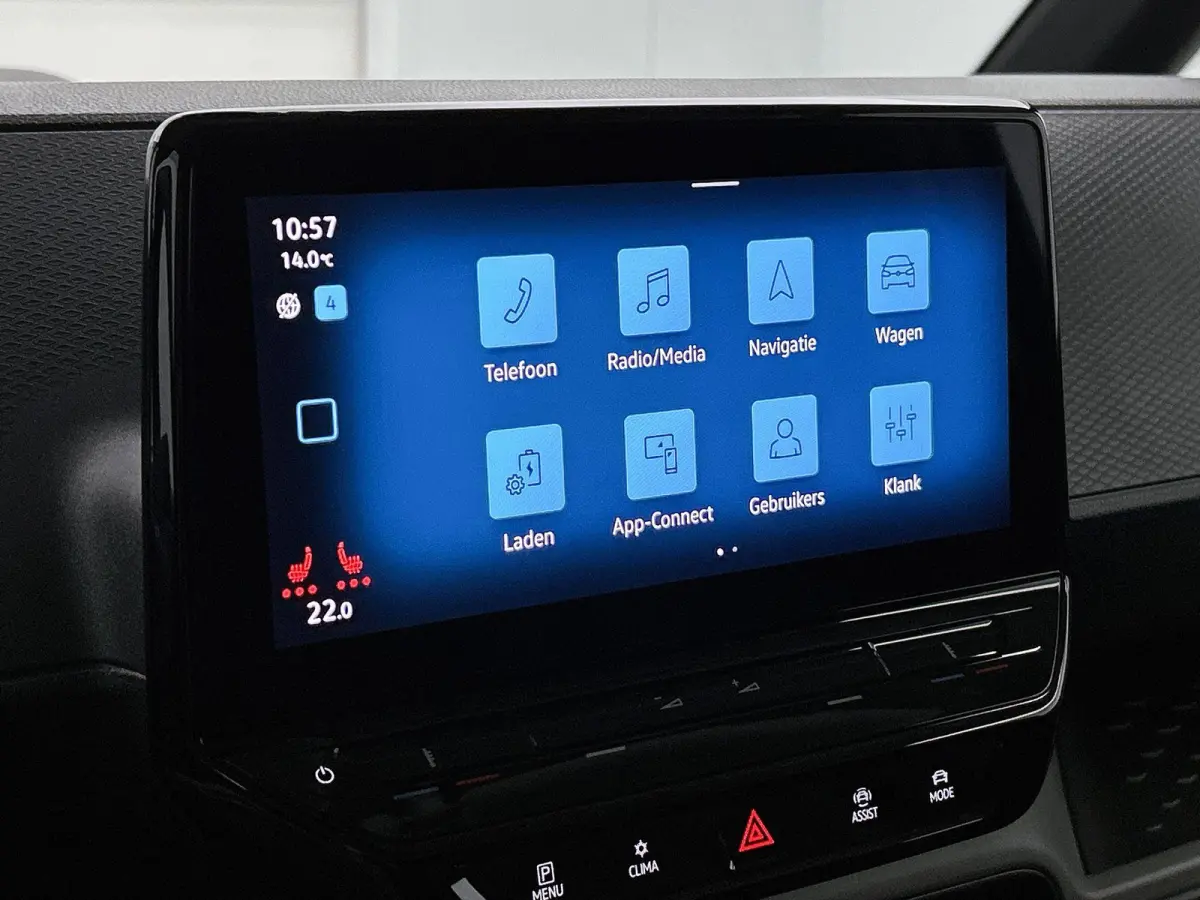 77 kWh 204PK | Airco | Trekhaak | Multifunctioneel stuur | Cruise control | DAB+ | Navigatie | Achteruitrijcamera | App connect draadloos | Diefstalalarm | Verwarmbare voorstoelen | Verwarmb