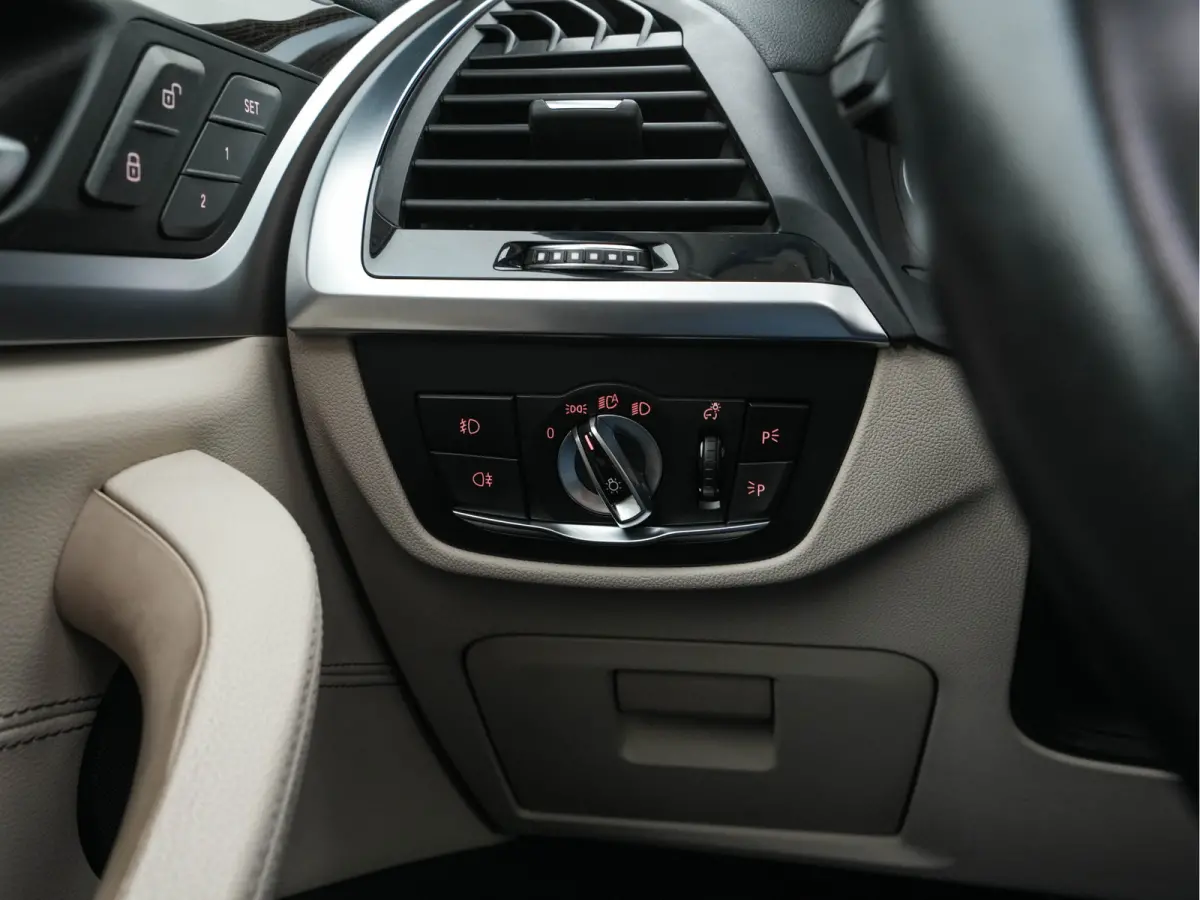 xDrive30d High Executive Luxury-Line Aut. *PANO | HEAD-UP | LEATHER | FULL-LED | NAVI-FULLMAP | HEATED-SPORT-SEATS | MEMORY-PACK | CAMERA | ECC | HIFI-AUDIO | PDC | CRUISE | TOWBAR |  19''AL
