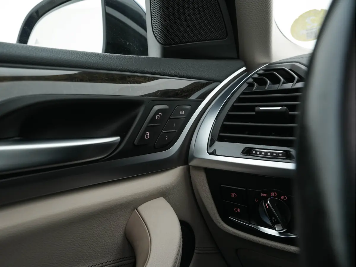 xDrive30d High Executive Luxury-Line Aut. *PANO | HEAD-UP | LEATHER | FULL-LED | NAVI-FULLMAP | HEATED-SPORT-SEATS | MEMORY-PACK | CAMERA | ECC | HIFI-AUDIO | PDC | CRUISE | TOWBAR |  19''AL