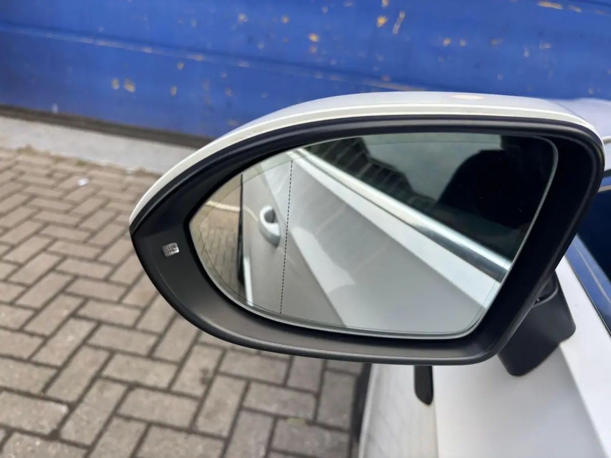 2.0 TDI R-Line Business/dsg/camera/carplay