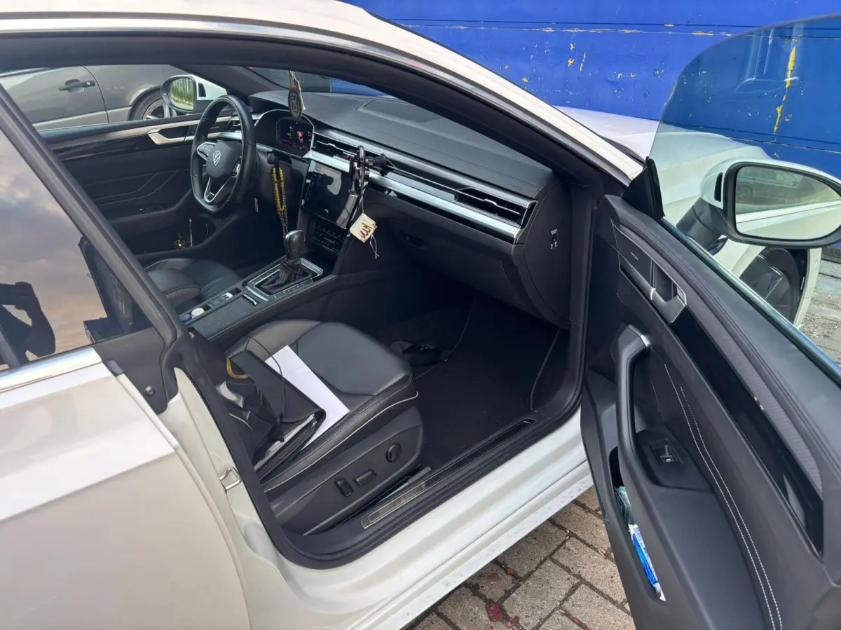 2.0 TDI R-Line Business/dsg/camera/carplay