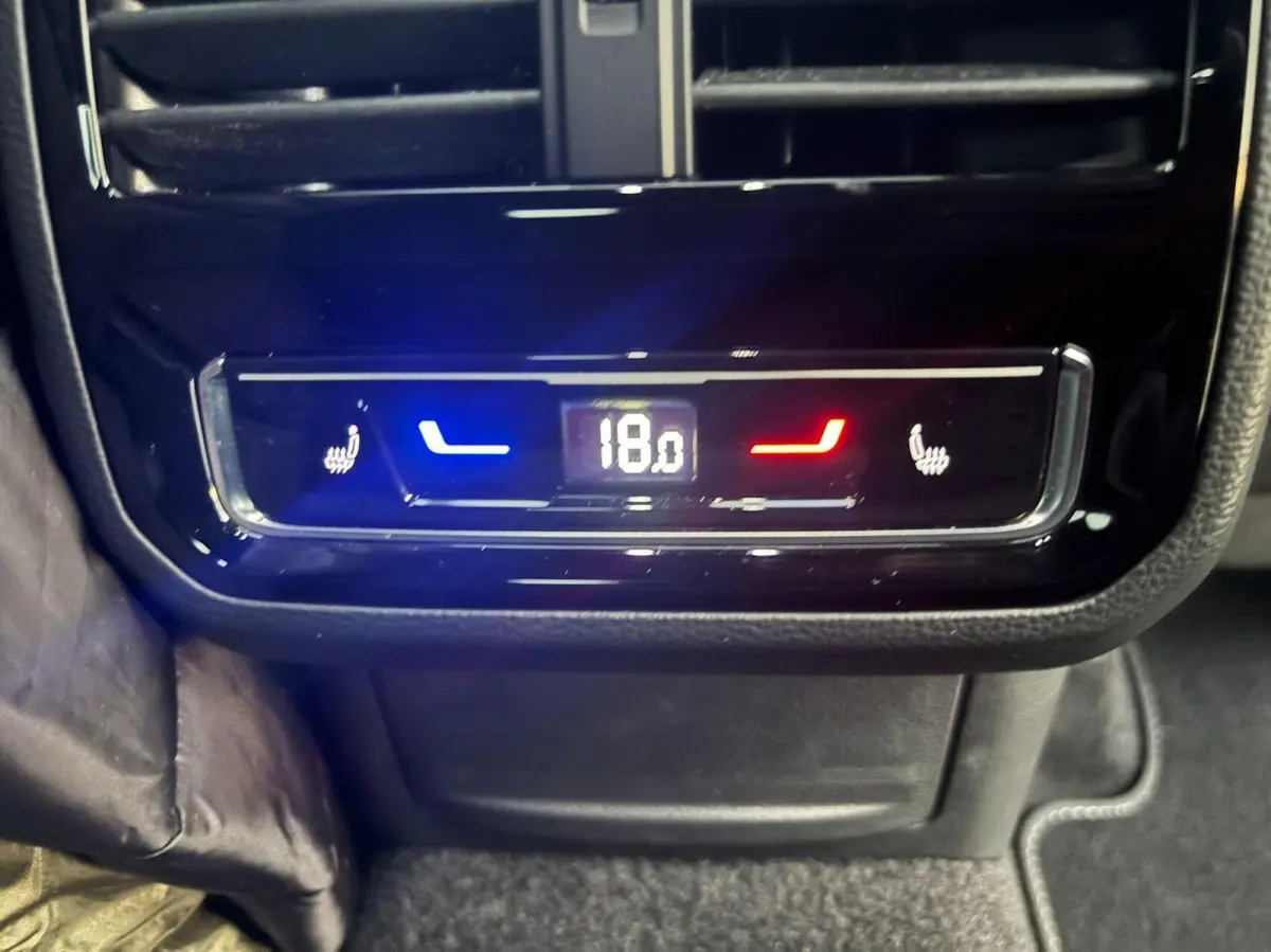 2.0 TDI R-Line Business/dsg/camera/carplay
