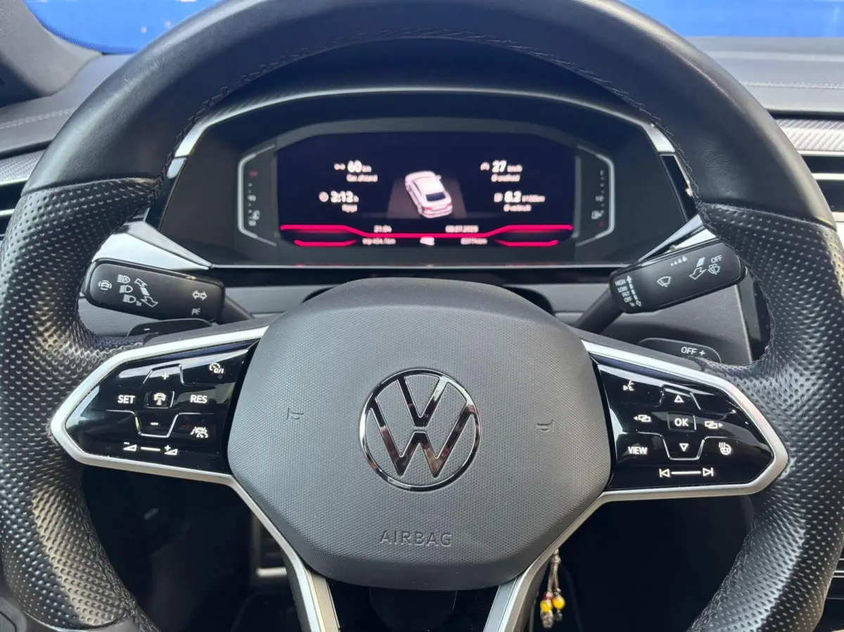 2.0 TDI R-Line Business/dsg/camera/carplay