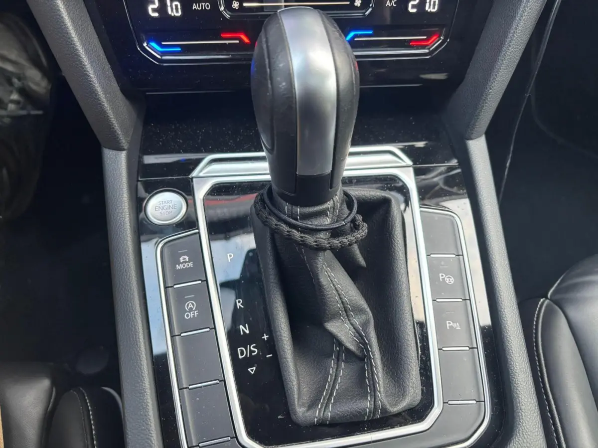 2.0 TDI R-Line Business/dsg/camera/carplay