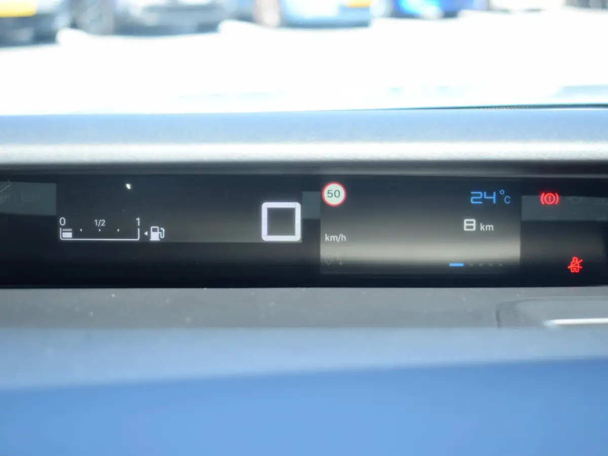 1.2 Turbo 100pk Plus | PARKEERSENSOREN | CARPLAY | AIRCO | DEMO