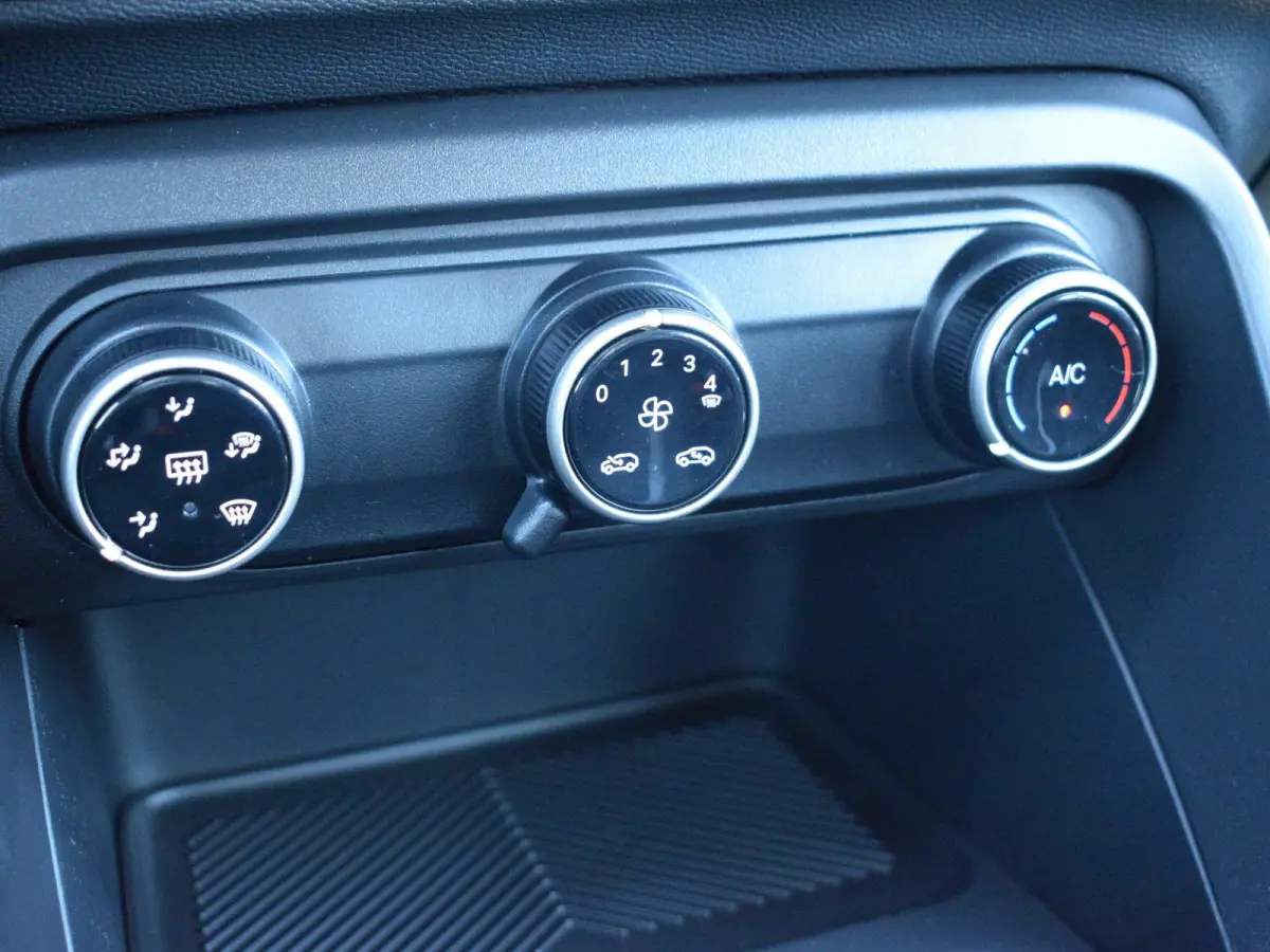 1.2 Turbo 100pk Plus | PARKEERSENSOREN | CARPLAY | AIRCO | DEMO