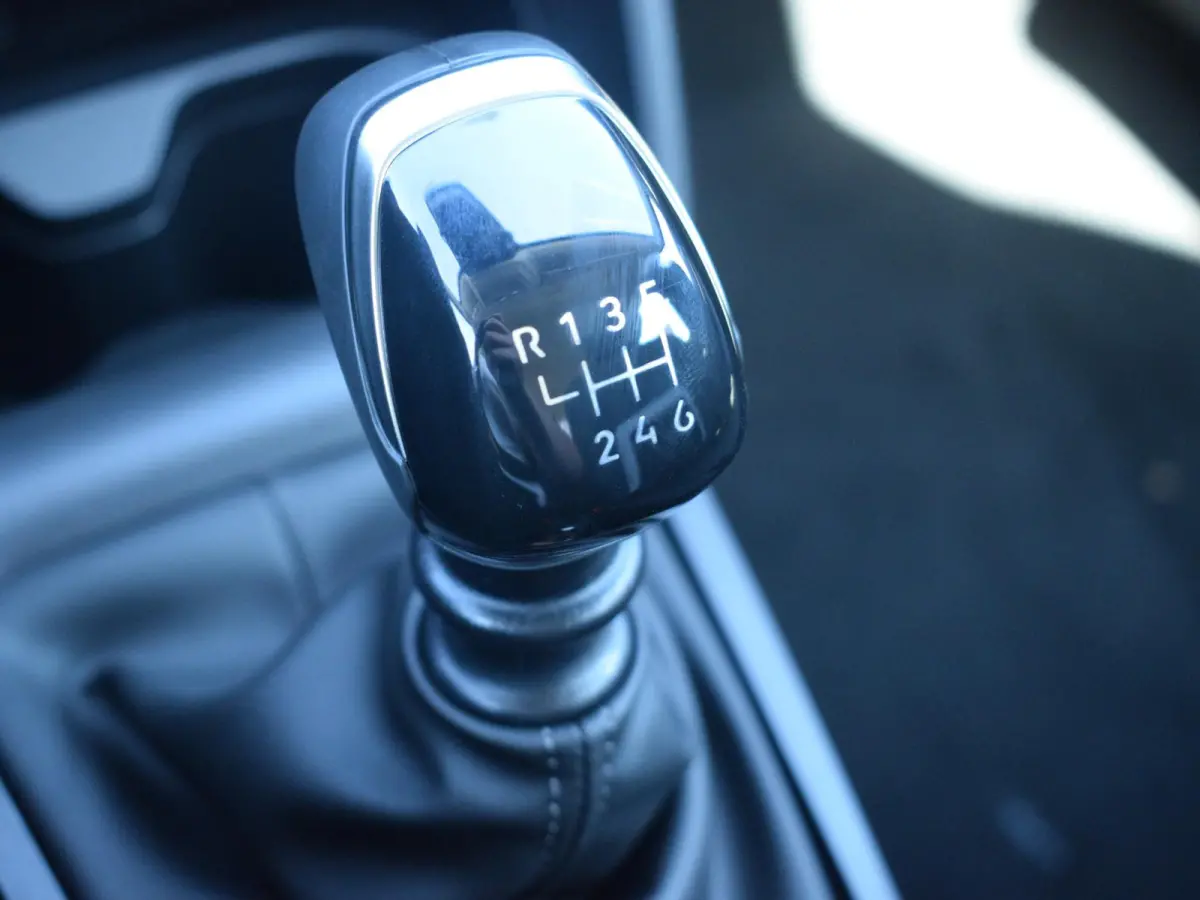 1.2 Turbo 100pk Plus | PARKEERSENSOREN | CARPLAY | AIRCO | DEMO