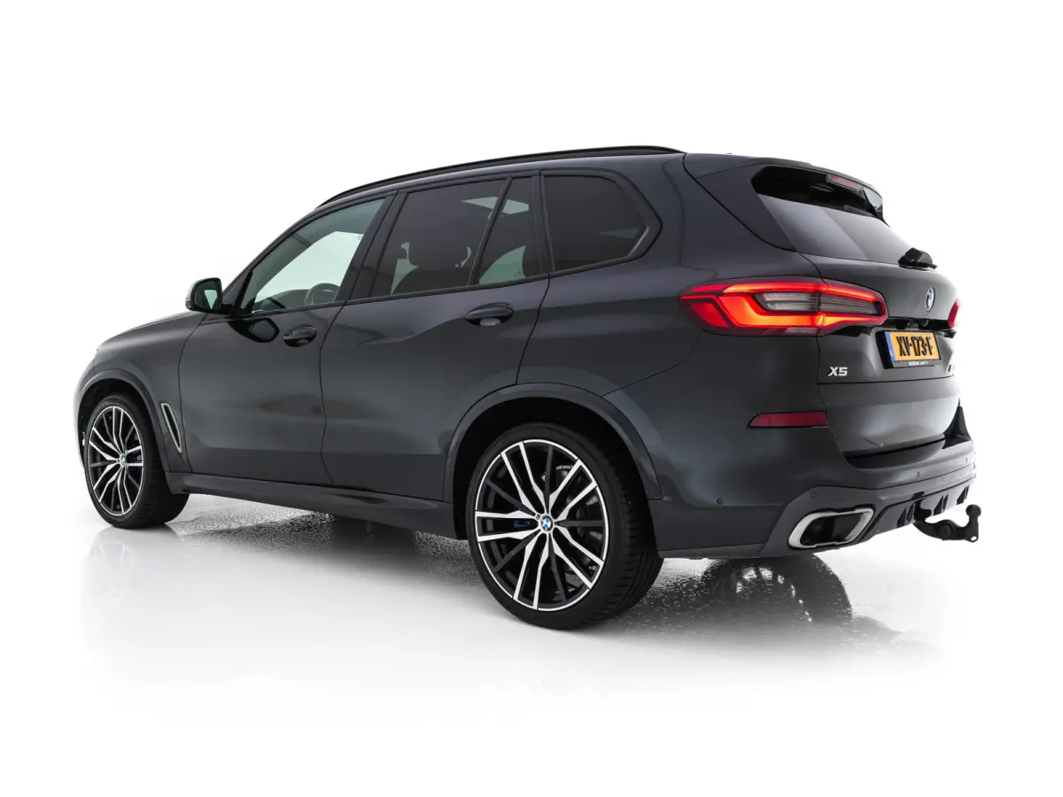 M50d High Executive M-Sportpack Aut. *PANO | HEAD-UP | DESIGN-LEATHER | LASER-LIGHT | TOP-VIEW | HARMAN/KARDON | MEMORY-PACK | DIGI-COCKPIT | DAB+ | HEATED-COMFORTSEATS | NAVI-FULLMAP | KEYL