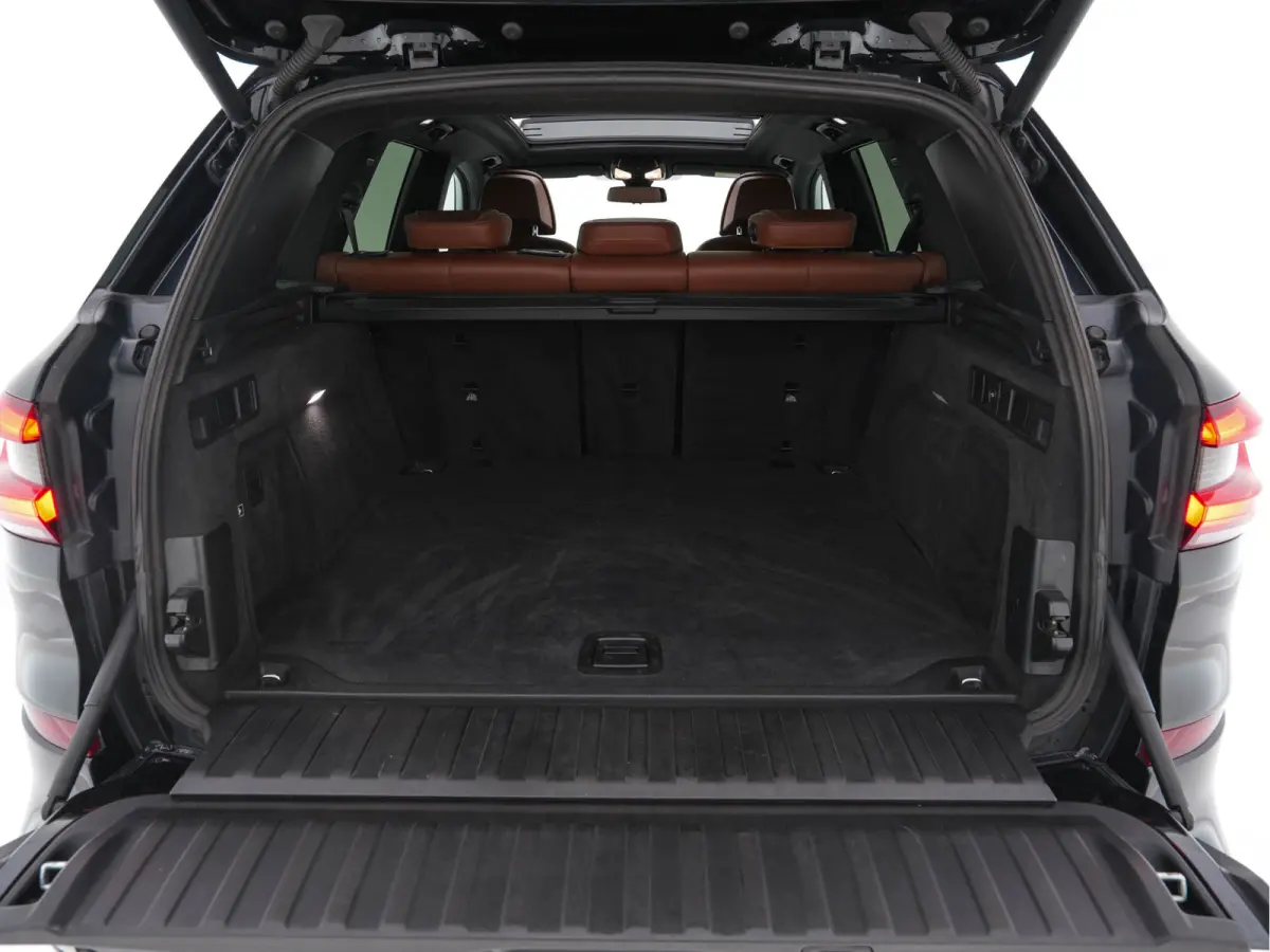 M50d High Executive M-Sportpack Aut. *PANO | HEAD-UP | DESIGN-LEATHER | LASER-LIGHT | TOP-VIEW | HARMAN/KARDON | MEMORY-PACK | DIGI-COCKPIT | DAB+ | HEATED-COMFORTSEATS | NAVI-FULLMAP | KEYL