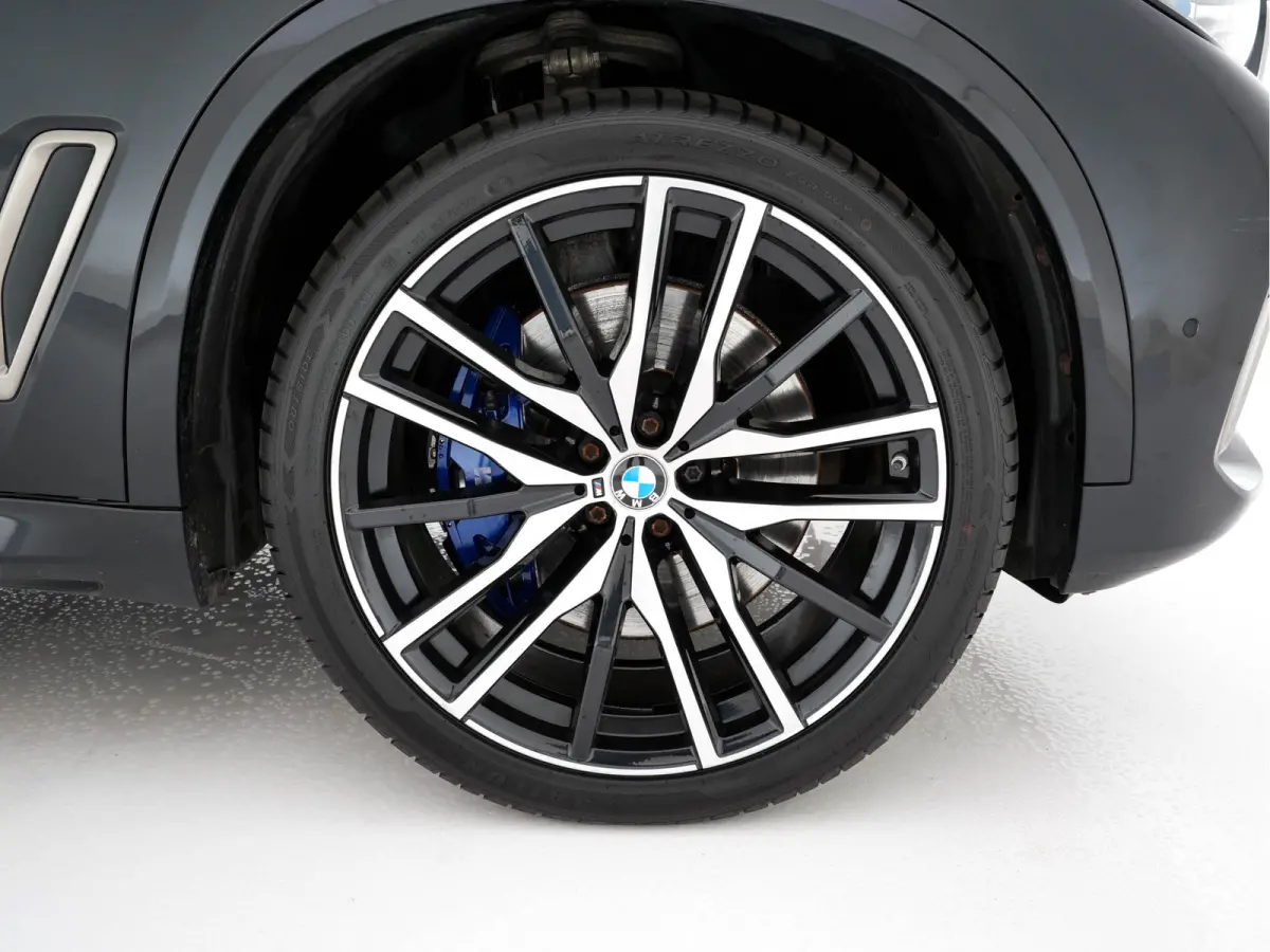M50d High Executive M-Sportpack Aut. *PANO | HEAD-UP | DESIGN-LEATHER | LASER-LIGHT | TOP-VIEW | HARMAN/KARDON | MEMORY-PACK | DIGI-COCKPIT | DAB+ | HEATED-COMFORTSEATS | NAVI-FULLMAP | KEYL