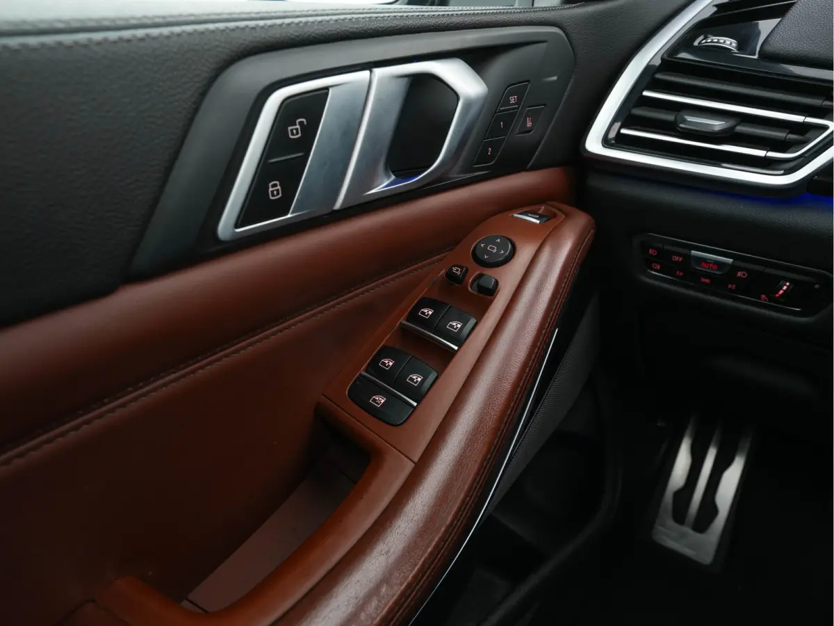 M50d High Executive M-Sportpack Aut. *PANO | HEAD-UP | DESIGN-LEATHER | LASER-LIGHT | TOP-VIEW | HARMAN/KARDON | MEMORY-PACK | DIGI-COCKPIT | DAB+ | HEATED-COMFORTSEATS | NAVI-FULLMAP | KEYL