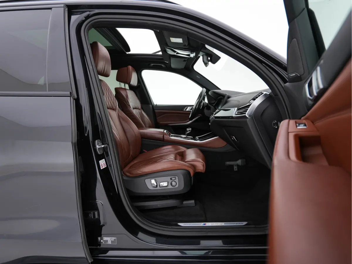 M50d High Executive M-Sportpack Aut. *PANO | HEAD-UP | DESIGN-LEATHER | LASER-LIGHT | TOP-VIEW | HARMAN/KARDON | MEMORY-PACK | DIGI-COCKPIT | DAB+ | HEATED-COMFORTSEATS | NAVI-FULLMAP | KEYL