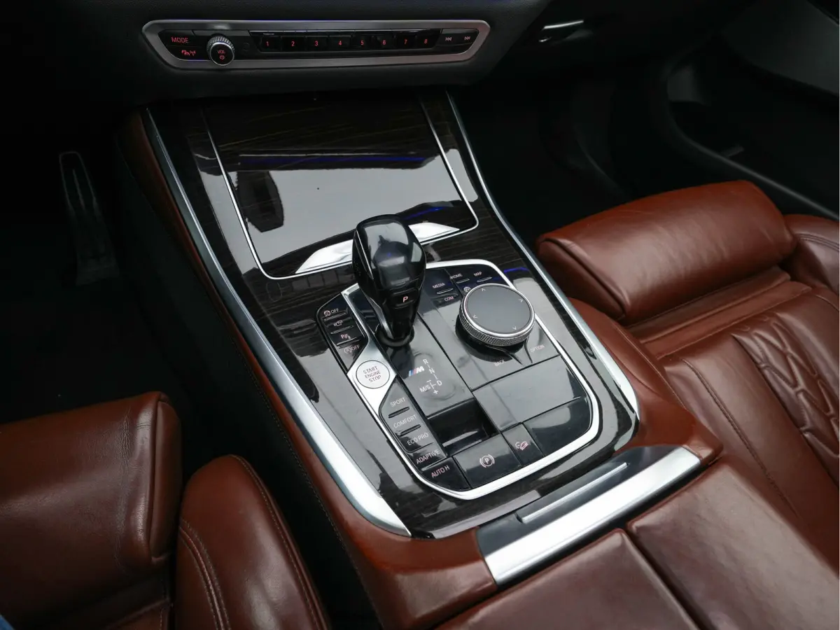 M50d High Executive M-Sportpack Aut. *PANO | HEAD-UP | DESIGN-LEATHER | LASER-LIGHT | TOP-VIEW | HARMAN/KARDON | MEMORY-PACK | DIGI-COCKPIT | DAB+ | HEATED-COMFORTSEATS | NAVI-FULLMAP | KEYL