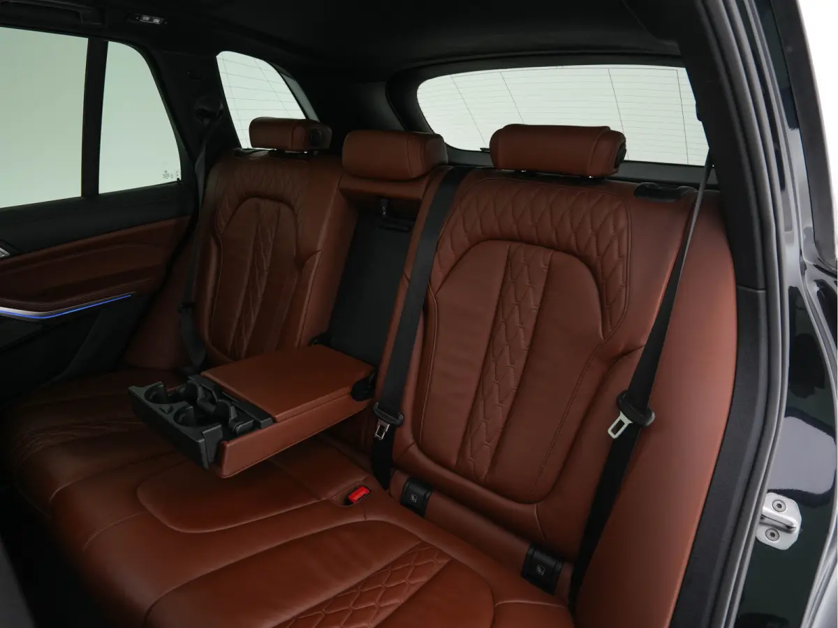 M50d High Executive M-Sportpack Aut. *PANO | HEAD-UP | DESIGN-LEATHER | LASER-LIGHT | TOP-VIEW | HARMAN/KARDON | MEMORY-PACK | DIGI-COCKPIT | DAB+ | HEATED-COMFORTSEATS | NAVI-FULLMAP | KEYL