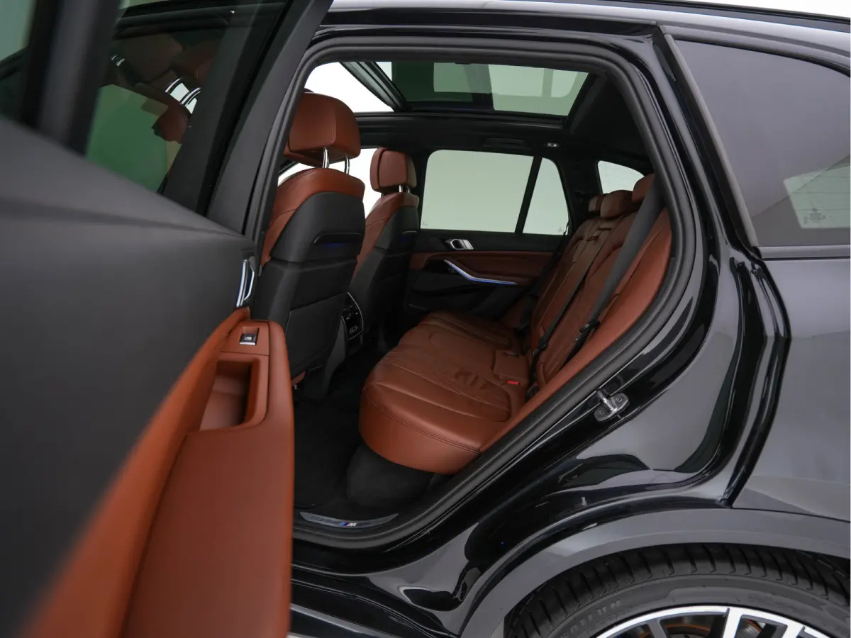 M50d High Executive M-Sportpack Aut. *PANO | HEAD-UP | DESIGN-LEATHER | LASER-LIGHT | TOP-VIEW | HARMAN/KARDON | MEMORY-PACK | DIGI-COCKPIT | DAB+ | HEATED-COMFORTSEATS | NAVI-FULLMAP | KEYL