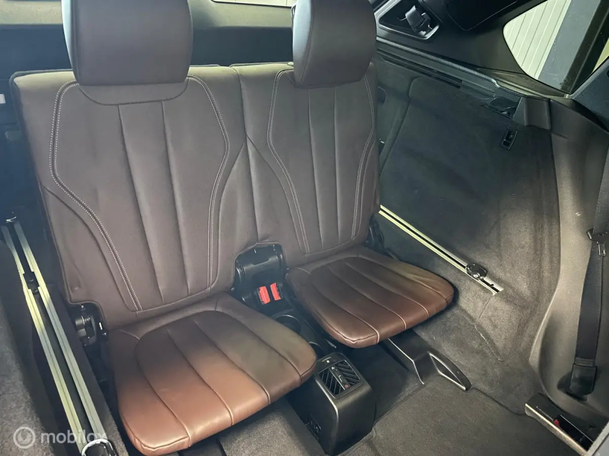 xDrive50i High Executive | NAP | 7 persoons | 449PK