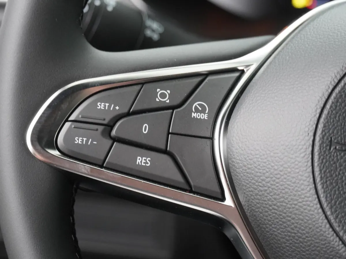 1.8 HEV AT Intense | Parkeercamera | Stoelverw. | Apple Carplay/Android Auto |