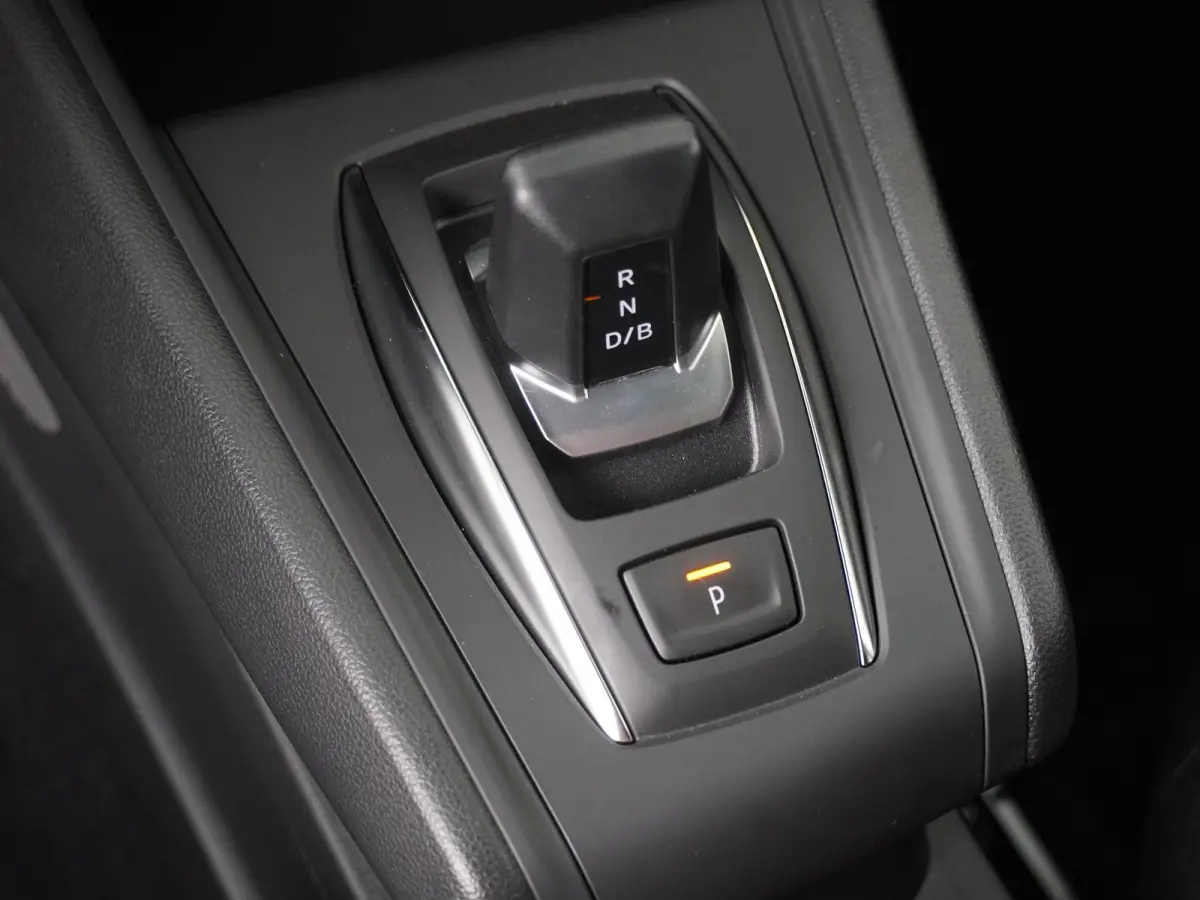 1.8 HEV AT Intense | Parkeercamera | Stoelverw. | Apple Carplay/Android Auto |