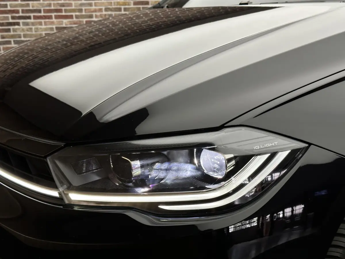1.0 TSI R-Line Business | Dak| IQ Light| Keyless| Navi|