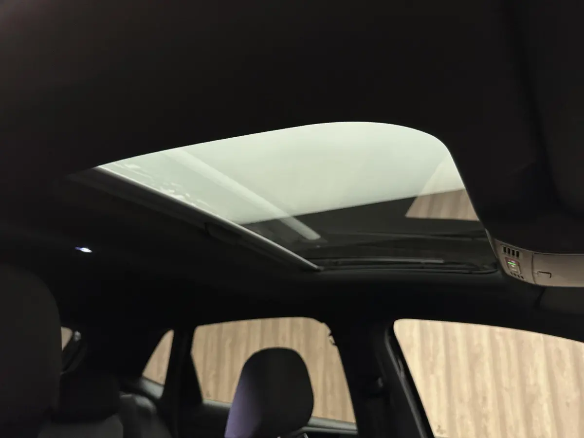 1.0 TSI R-Line Business | Dak| IQ Light| Keyless| Navi|
