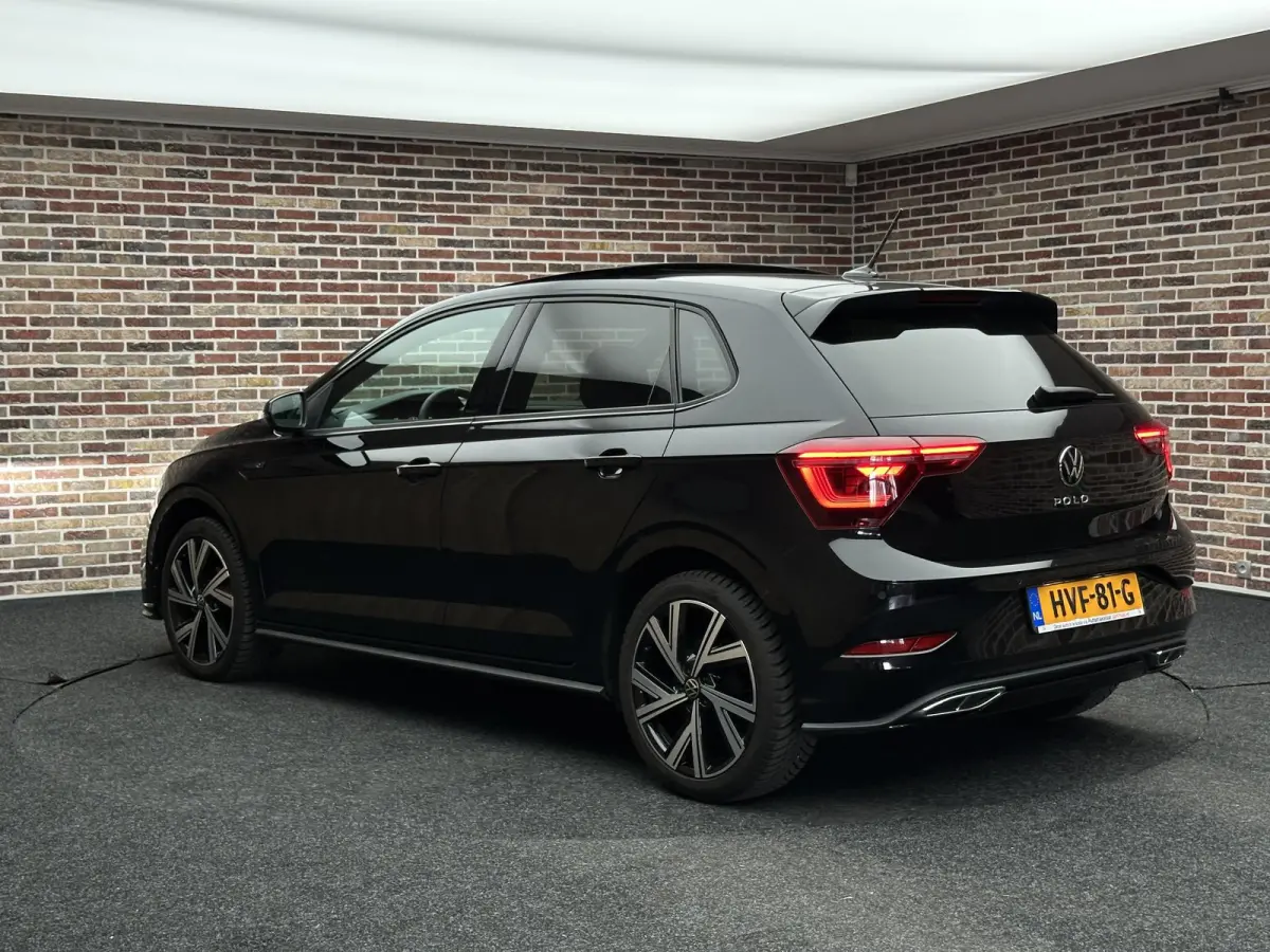 1.0 TSI R-Line Business | Dak| IQ Light| Keyless| Navi|