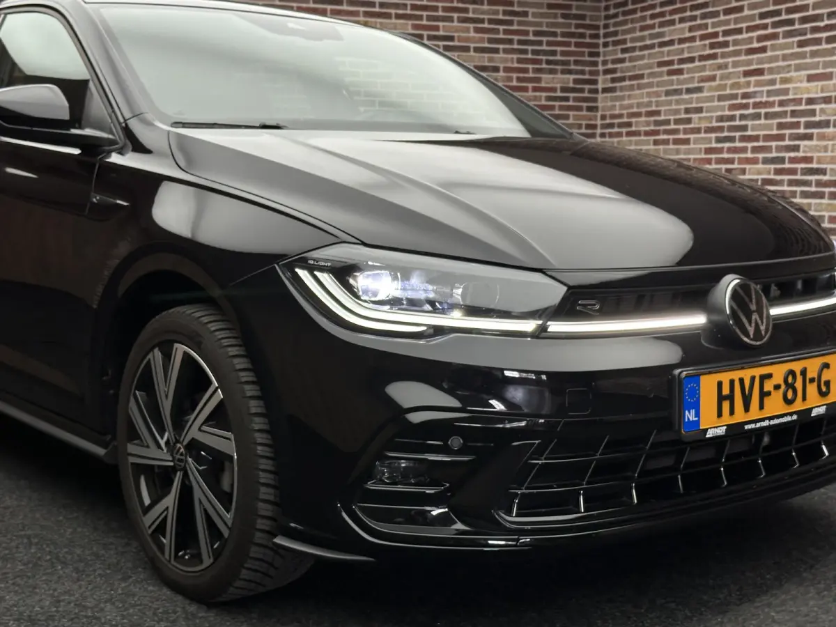 1.0 TSI R-Line Business | Dak| IQ Light| Keyless| Navi|