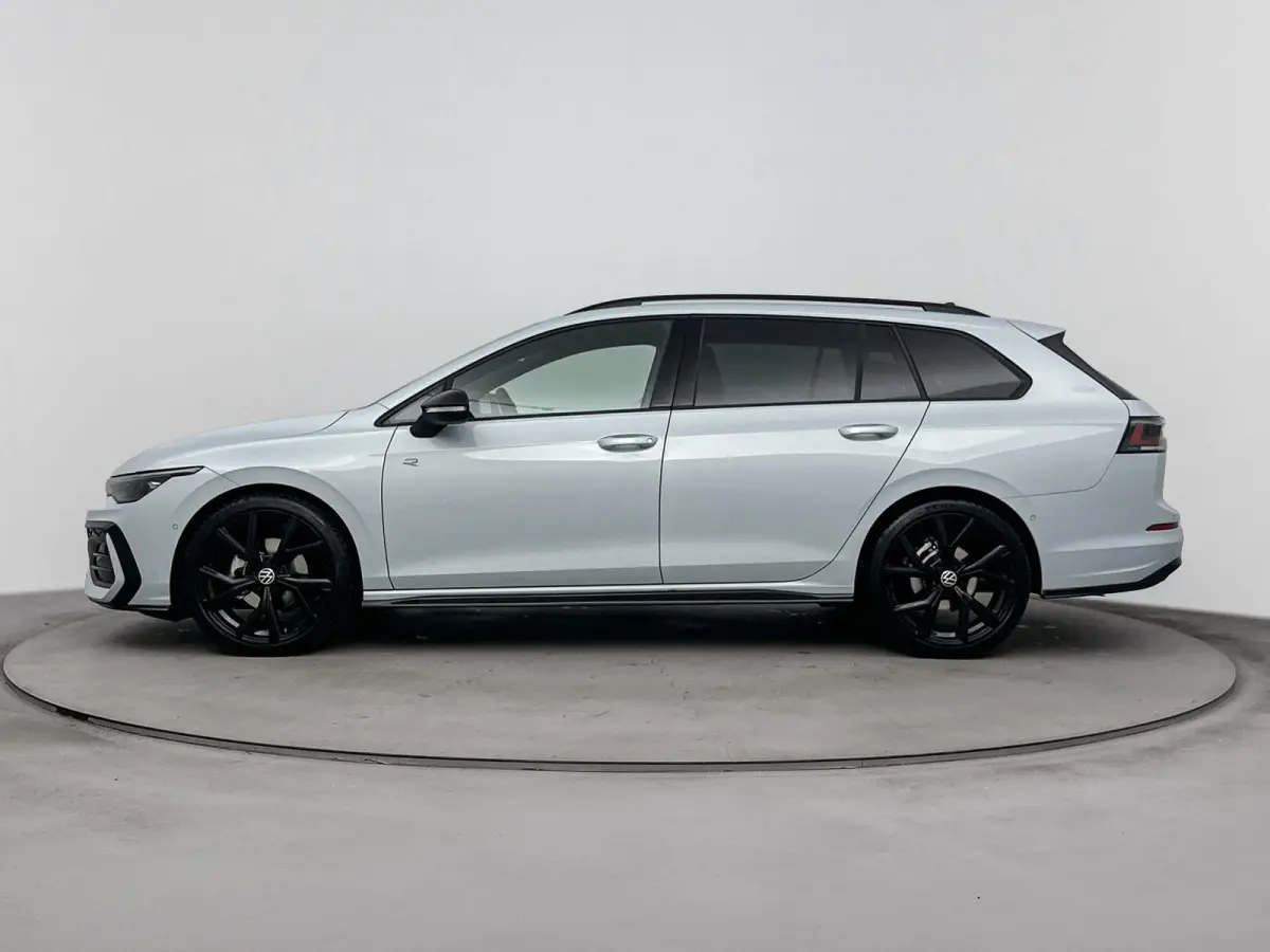 1.5 eTSI R-Line Edition | Panoramadak | Black Style Pakket | 19" Lichtmetalen Velgen | Elektrische Achterklep | Stoelverwarming | Carplay | 360 Camera | LED Matrix | all weather banden |